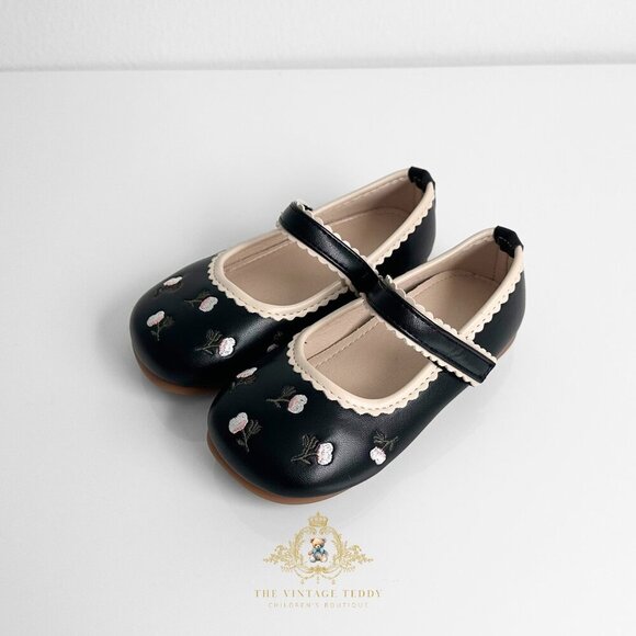 Other - NWT Pretty Girls Mary Jane Flats Embroidered Cute Children's Shoes Black 3.5